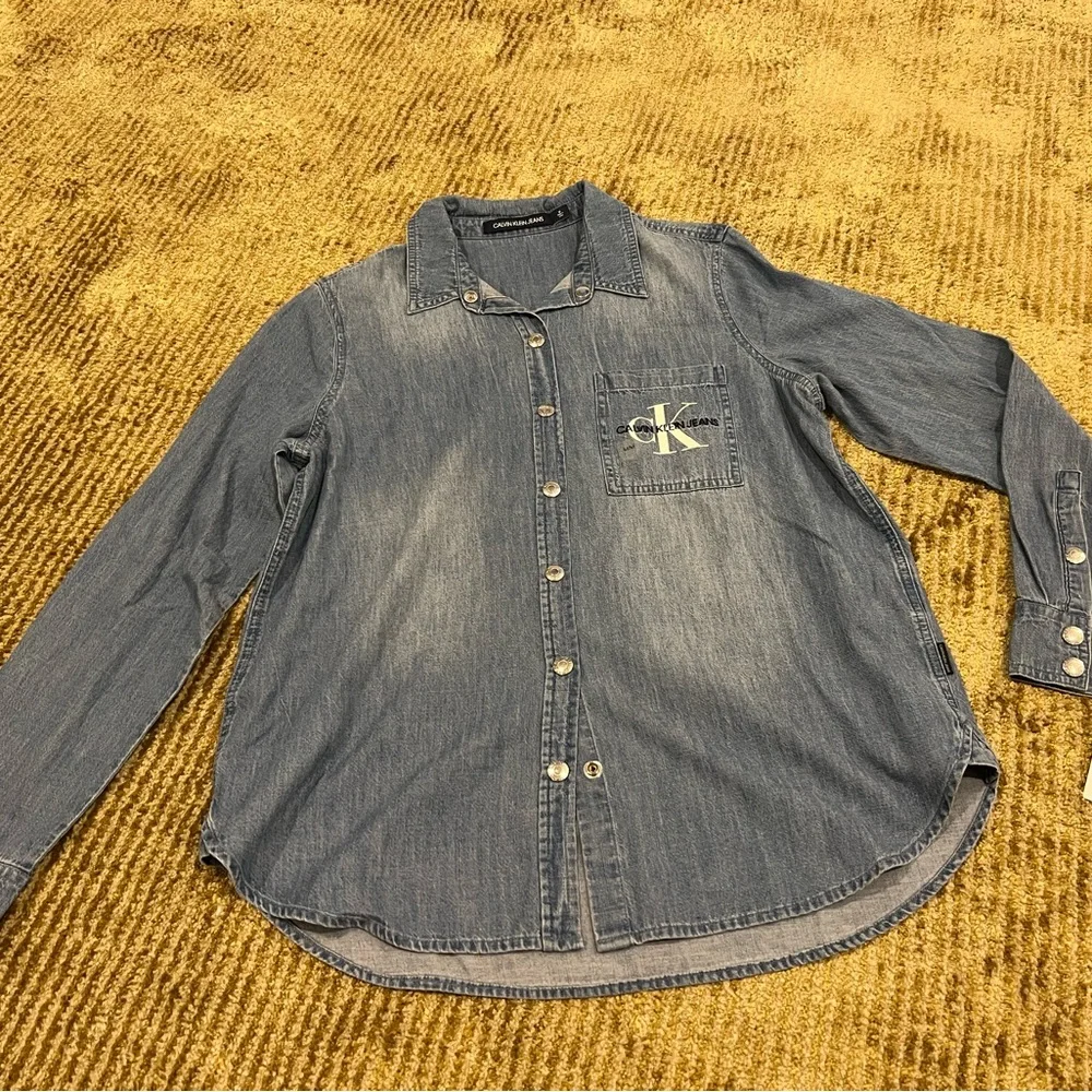 Calvin Klein Gray Denim Casual Shirt - Picture 1 of 2